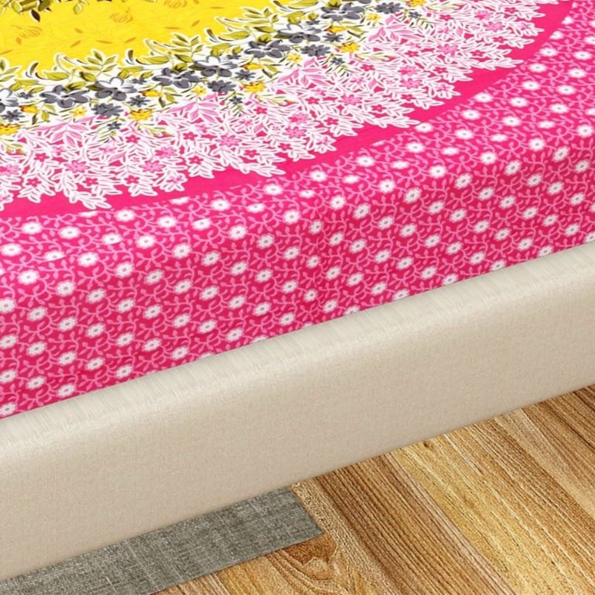 Border and edge detail of the Pink & Yellow Floral Medallion Double Bedsheet