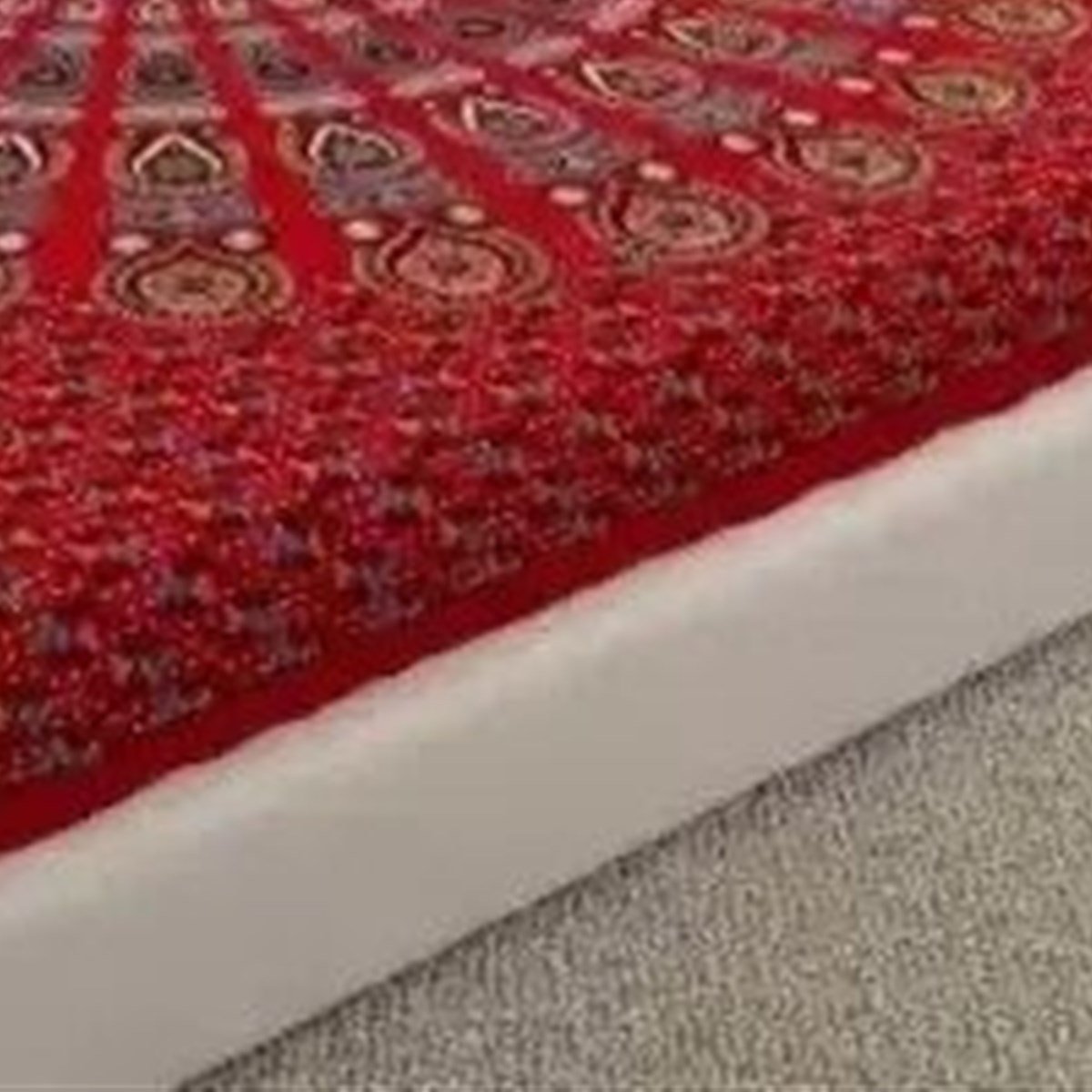 Border and edge detail of the Red Peacock Feather Mandala Double Bedsheet